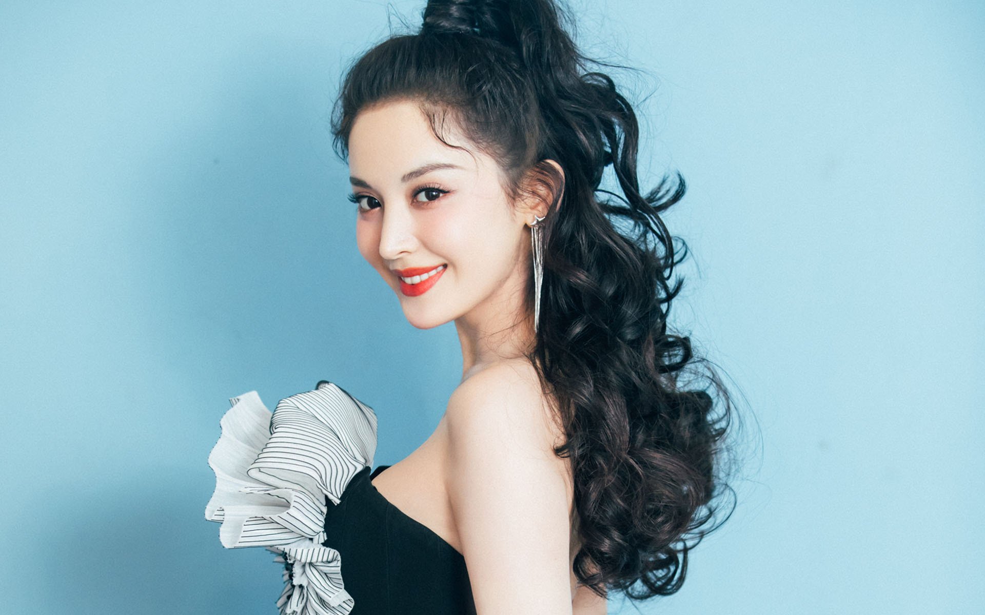 传奇的唯一性，当威尔士掀翻乌拉圭，与基耶萨在英超的争冠接管