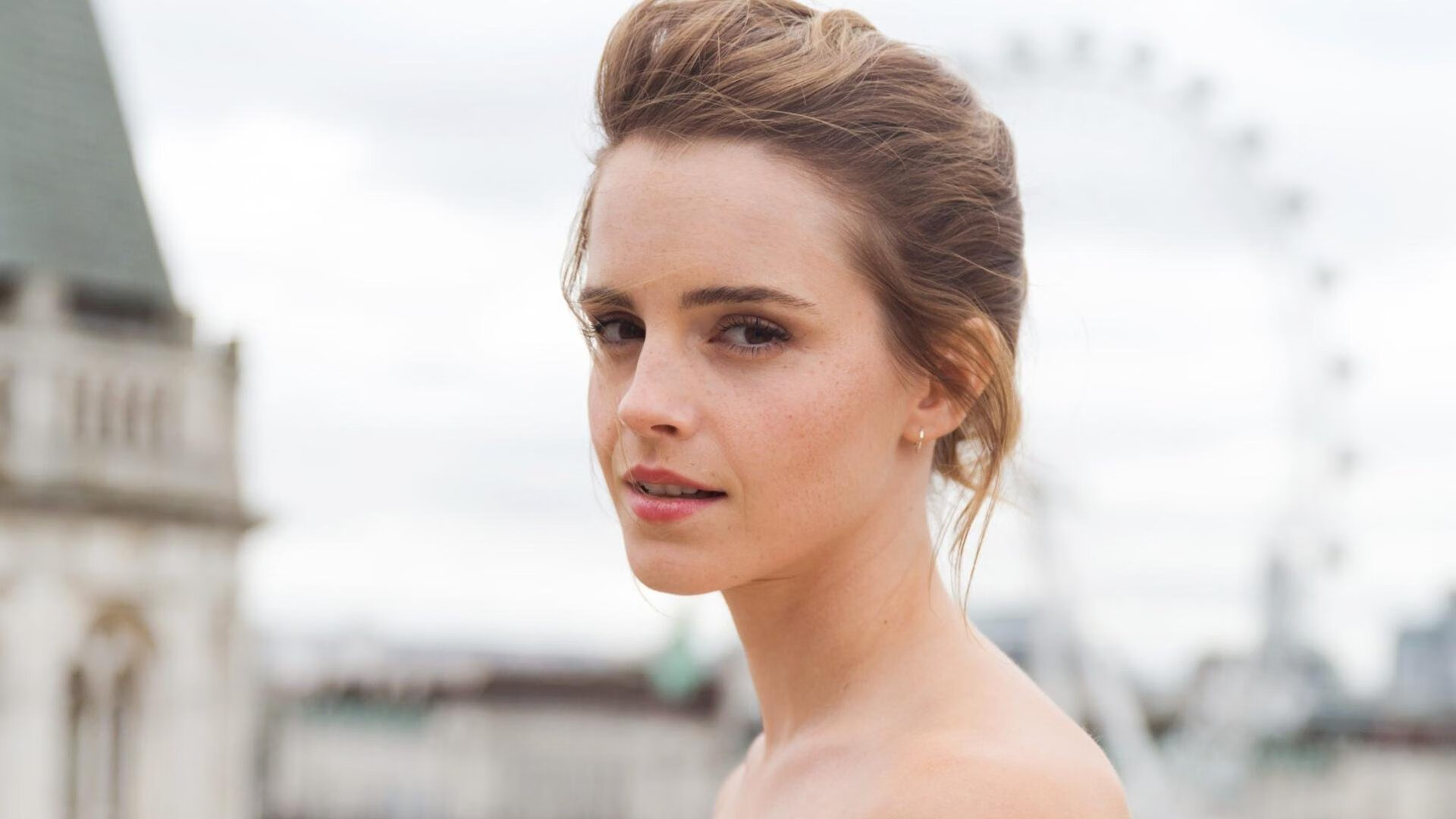 背靠世界的篮筐，一场季后赛抢七与一个国家的足球救赎