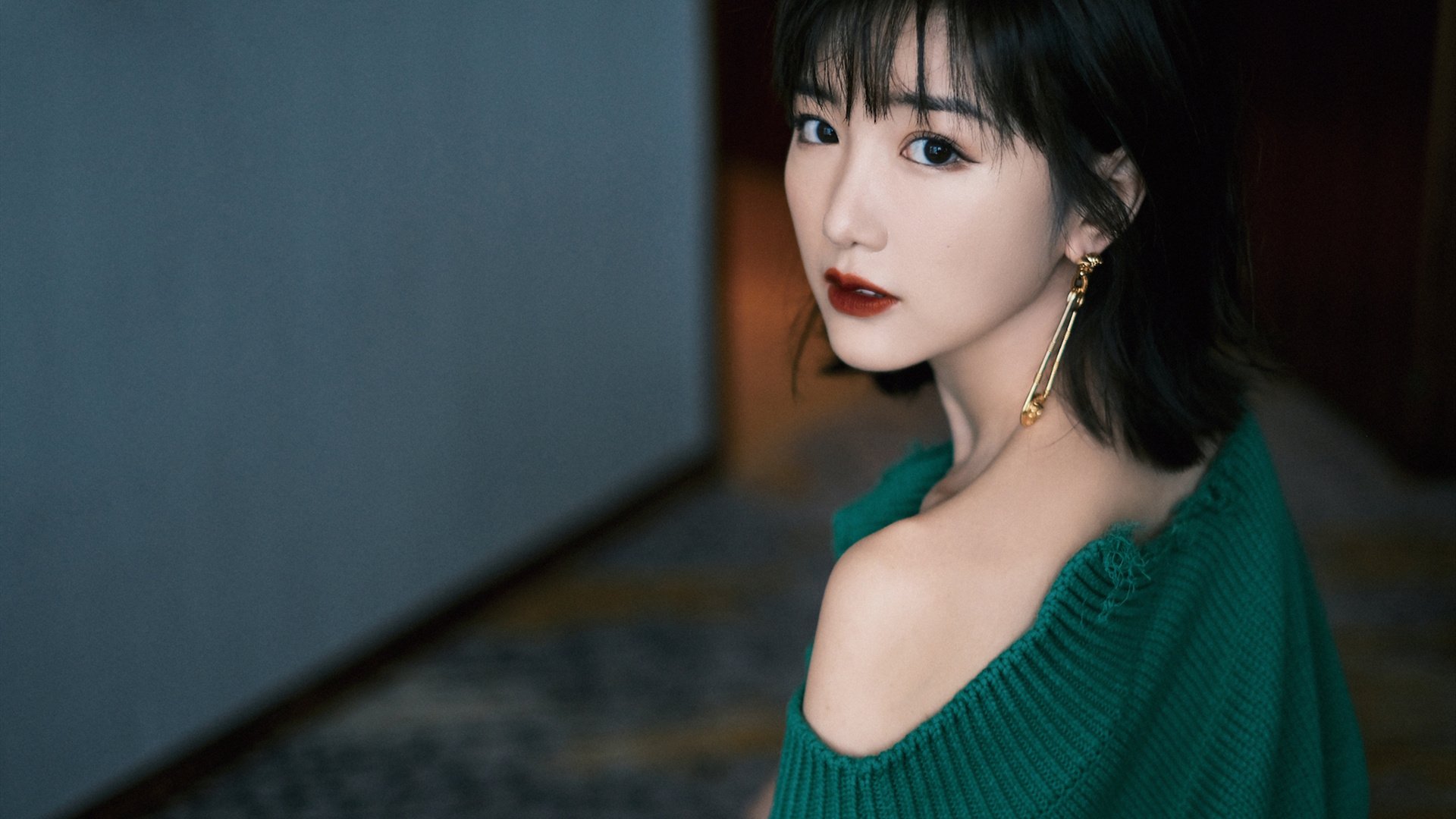 背靠世界的篮筐，一场季后赛抢七与一个国家的足球救赎