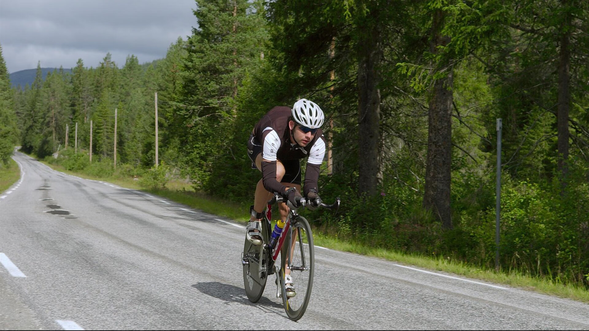 冰火双城记，当英超争冠硝烟映照篮球场的踏平之战