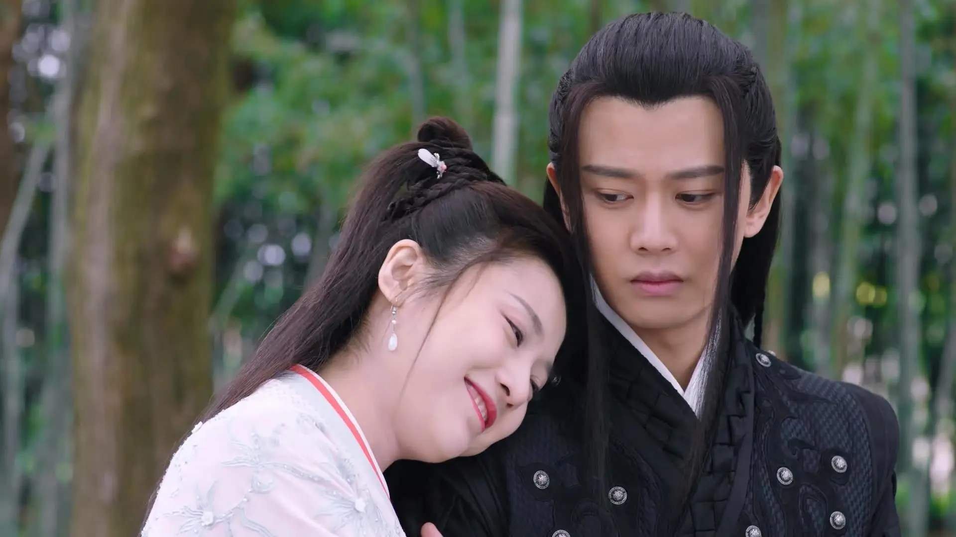 爱游戏官方-隔空对话，詹姆斯孤勇爆发，森林狼三剑压制马刺