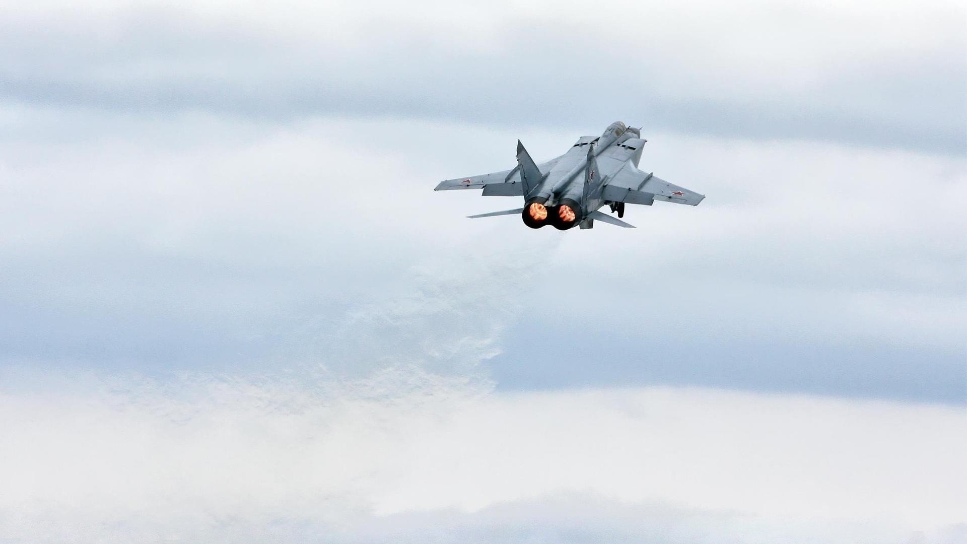 穿越时空的爆发，维尼修斯点燃赛场，墨西哥诠释坚韧